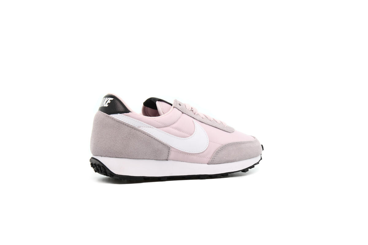 nike-wmns-daybreak-barely-rose